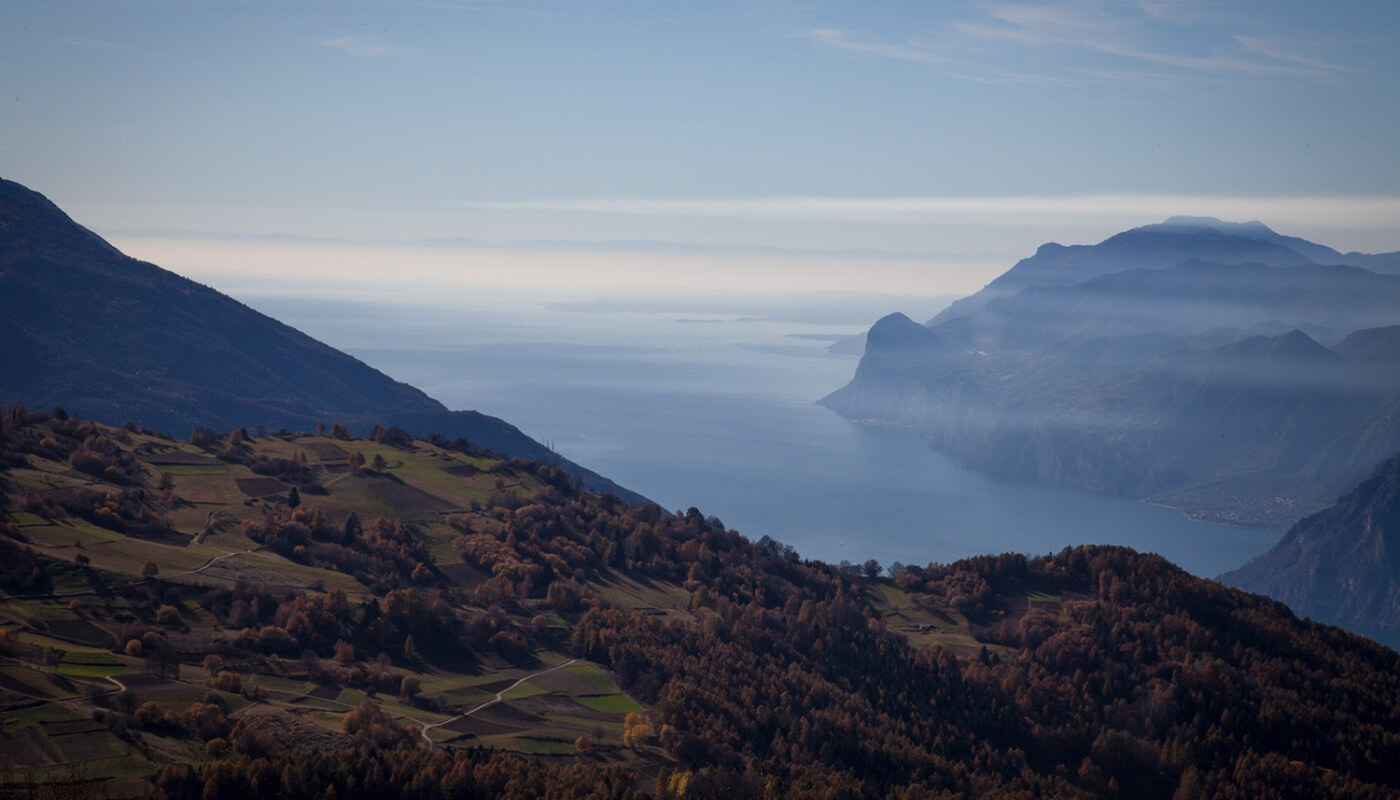 Blick vom Monte Stivo auf auf den Gardasee